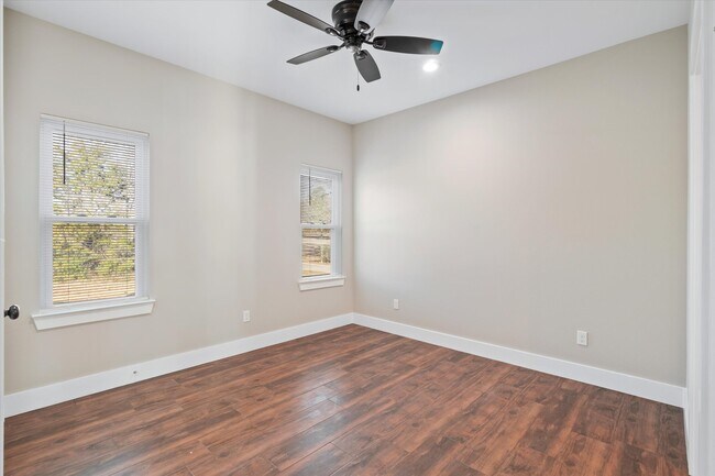 primary bedroom - 27648 State Highway 64