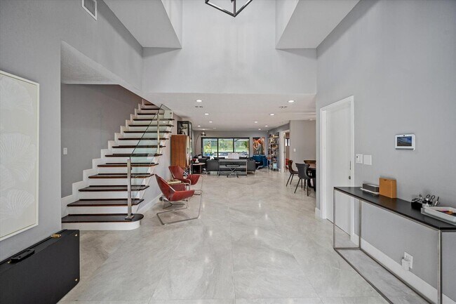 Building Photo - 13855 Shawmut Ct