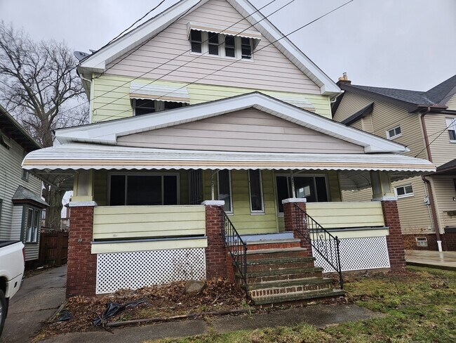 Building Photo - 4211 Spokane Ave