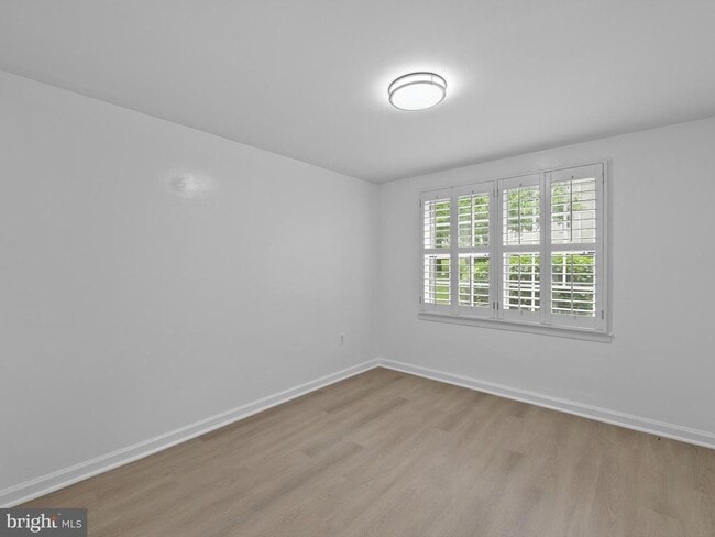 Building Photo - 708 S Arlington Mill Dr