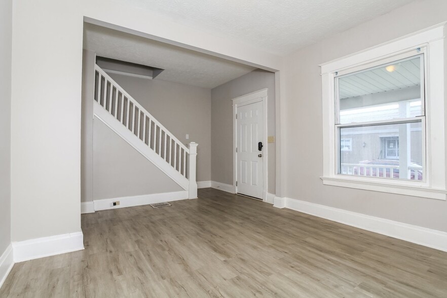 Building Photo - 20 E 32nd St