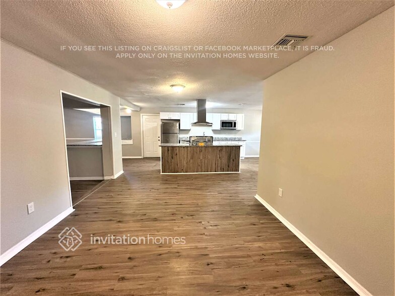 Building Photo - 5521 Westbury Dr