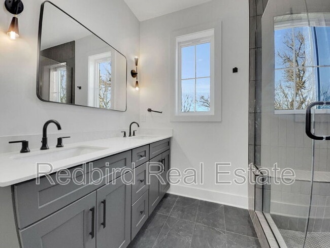 Building Photo - 2048 McKinley St