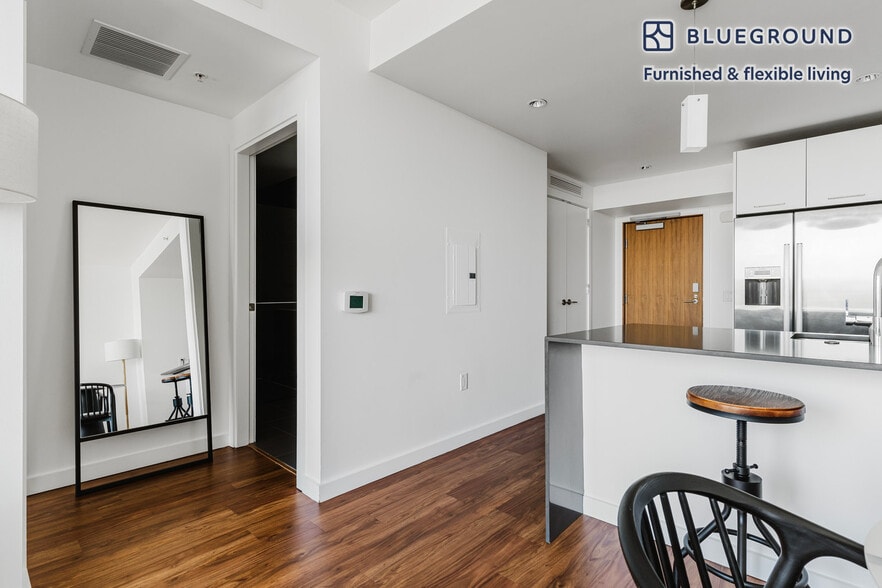 Building Photo - 399 Fremont St