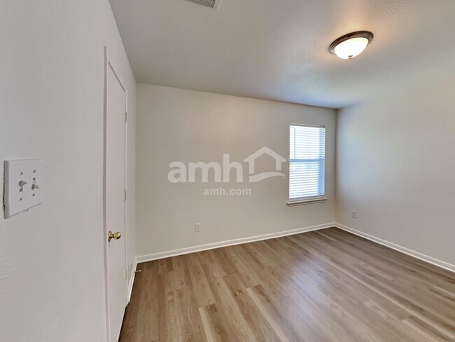 Building Photo - 20610 Cedar Rain Dr