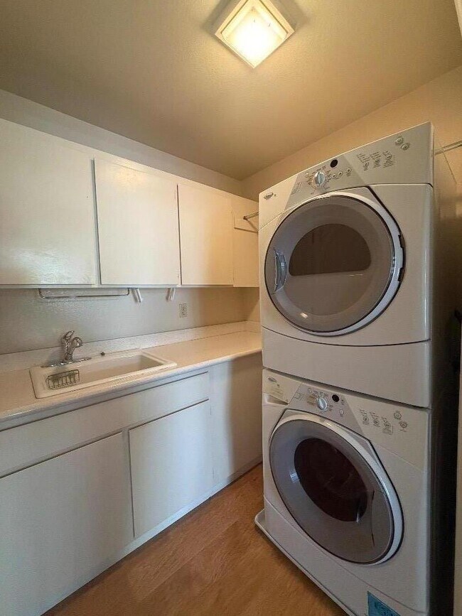 Building Photo - 7759 Beltane Dr