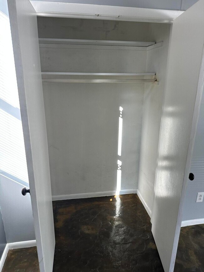 Building Photo - 703 Wilkinson Blvd