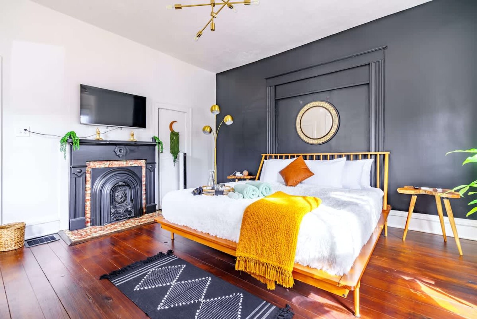 Building Photo - 241 W Water St