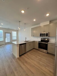 Building Photo - 601 Alemeda St