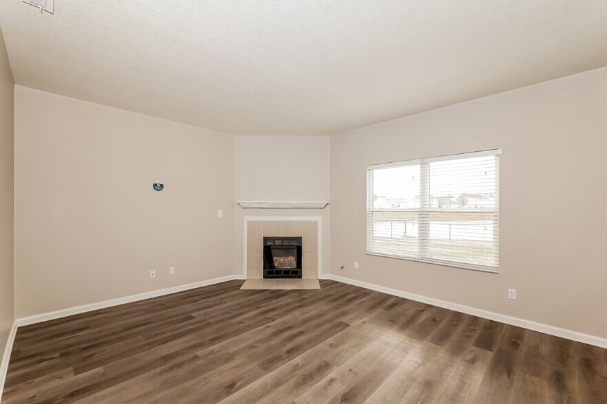 Building Photo - 5742 Twin River Ln