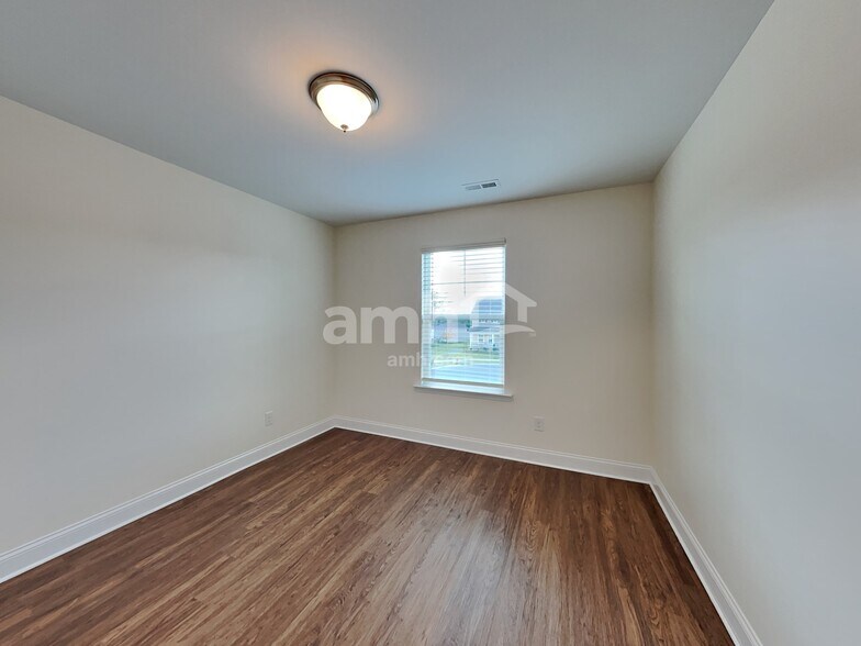 Building Photo - 113 Samara Ln