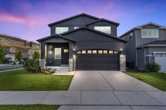 Building Photo - 585 W Life Dr