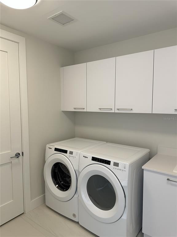 Building Photo - 275 1st Ave S