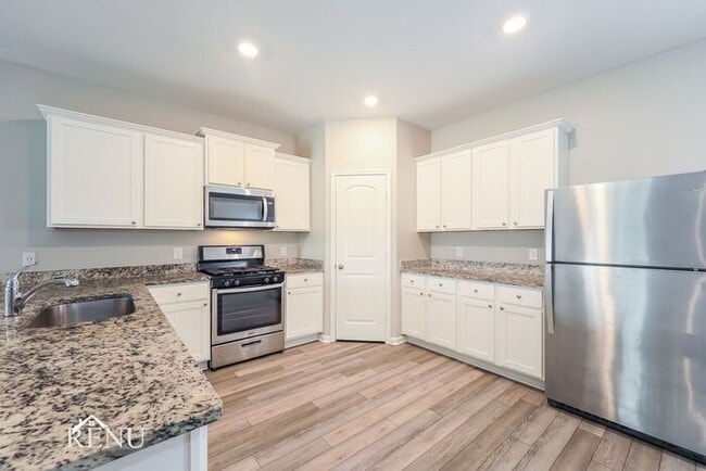 Building Photo - 3030 Jackson Smt