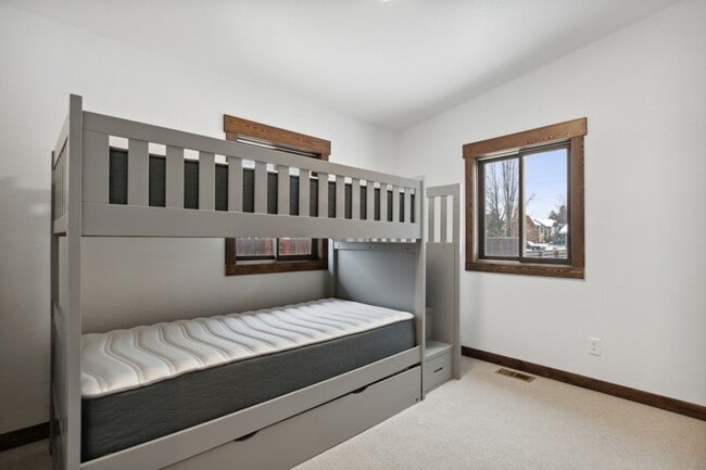 Building Photo - Beautiful Air Home Whitefish