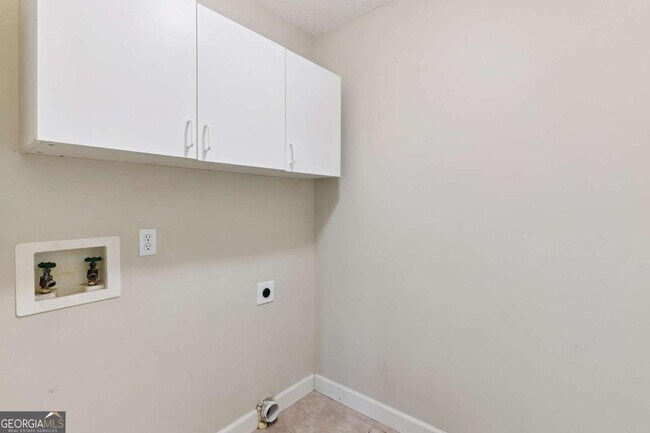 Building Photo - 106 Buntin St