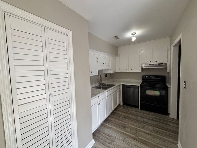 Building Photo - 5039 Popperdam Creek Dr