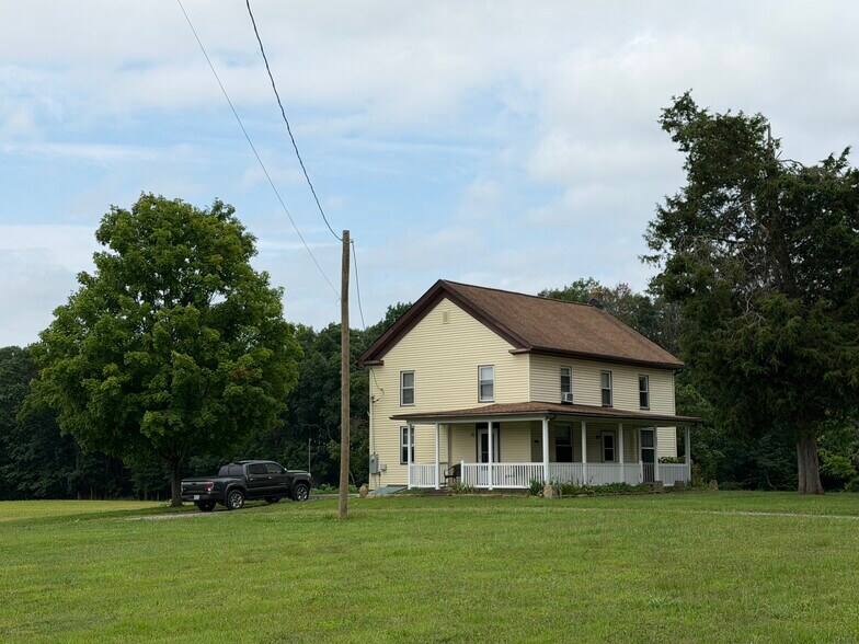 Building Photo - 5088 Avon Rd NE