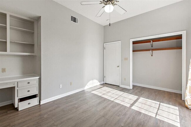 Building Photo - 124 Poplar Dr