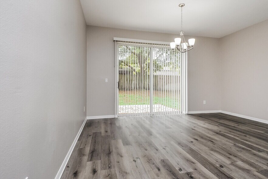 Building Photo - 11117 Newbridge Dr