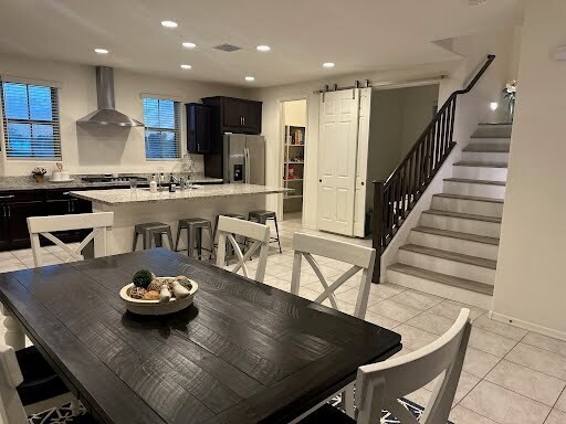 Building Photo - 627 W Flintlock Way