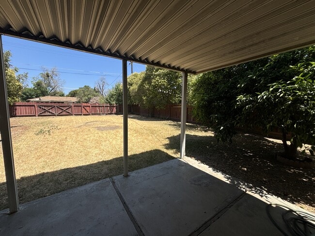 Building Photo - 1334 Grape Ave