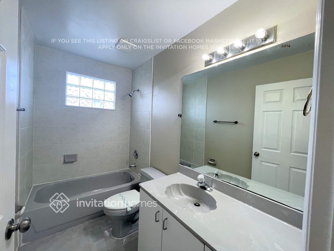 Building Photo - 9280 SW 154th Ct