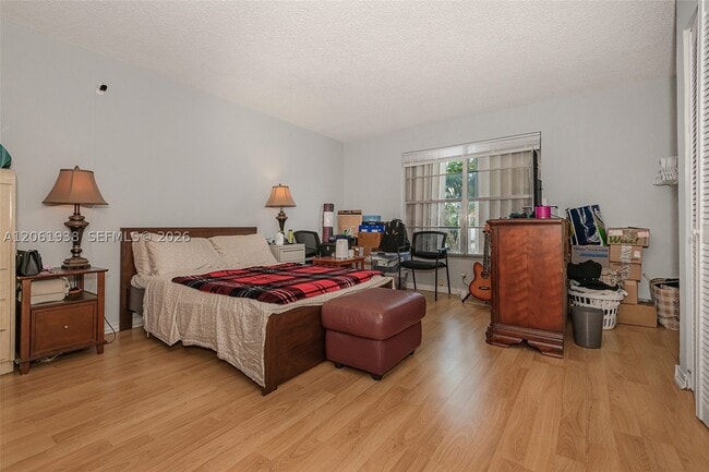 Building Photo - 6768 SW 39th St