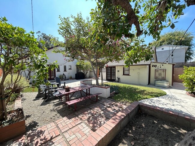 Building Photo - Truly Adorable Tudor Style 2 Bed 1 Bath Home in Anaheim!