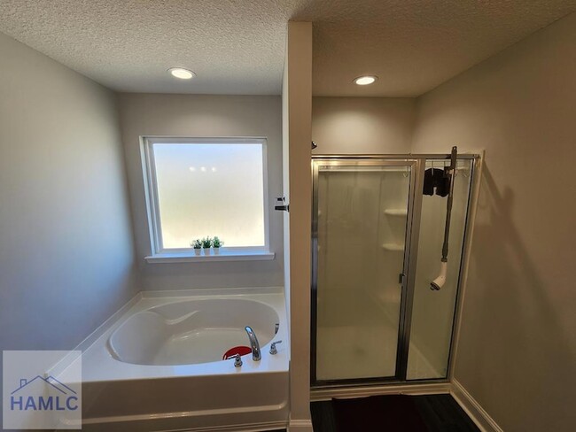 Building Photo - 950 Meloney Dr