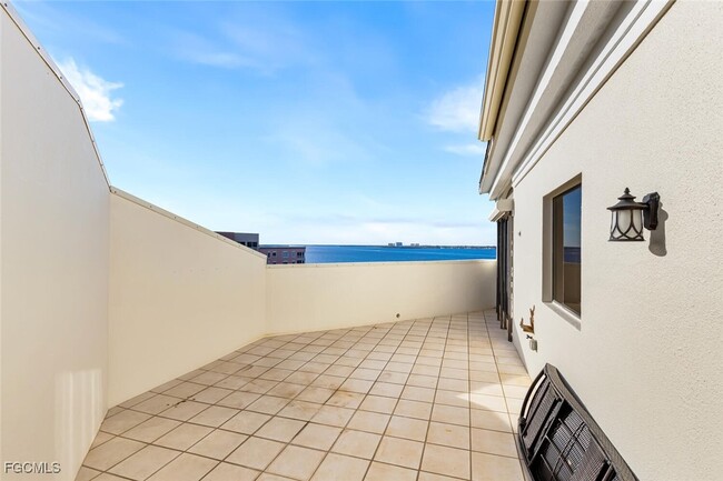 Building Photo - 11640 Court of Palms