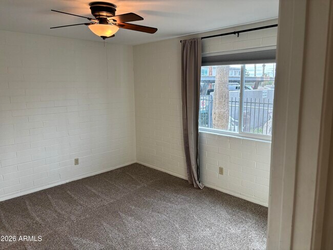 Building Photo - 4111 E Camelback Rd