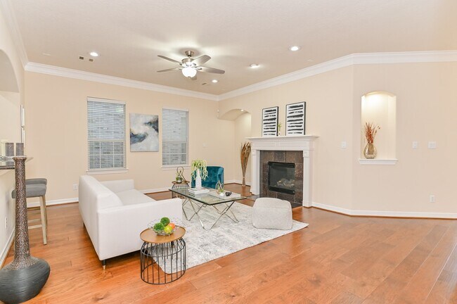 Building Photo - 1126 Sopris Dr