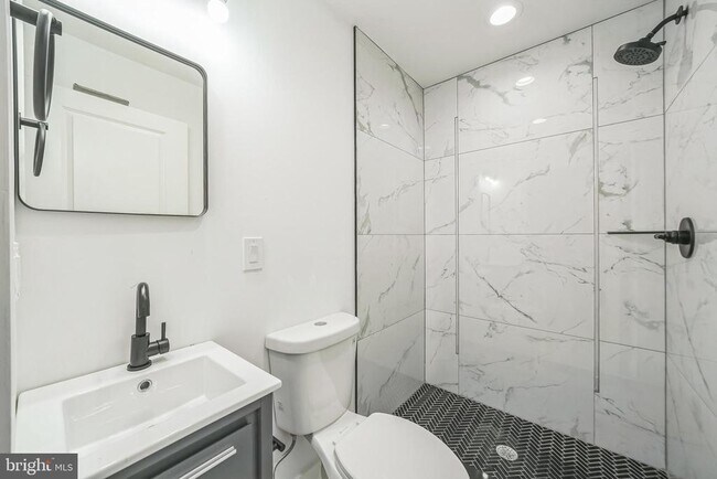 Building Photo - 1309 S 32nd St