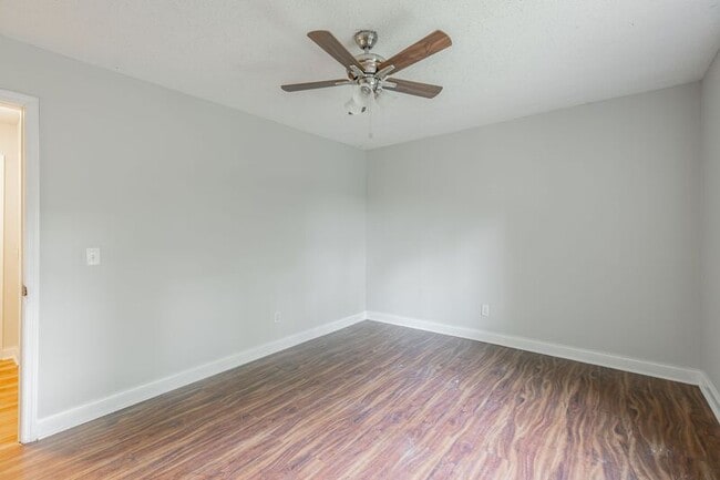 Building Photo - 6876 Beulah Dr