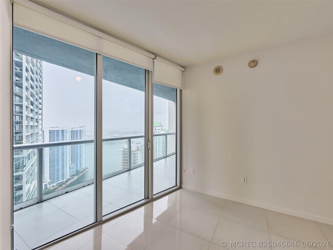 Building Photo - 495 Brickell Ave