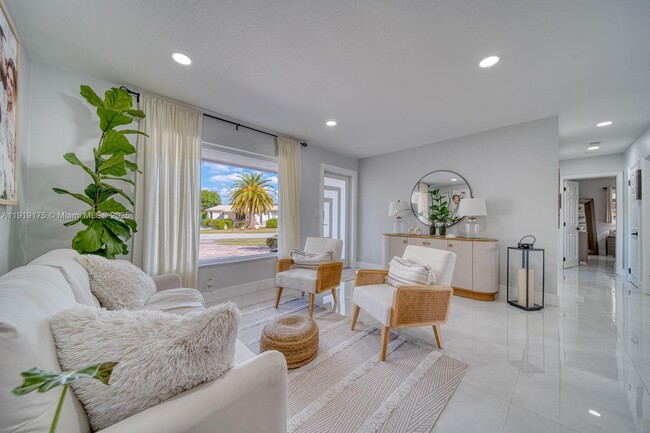 Building Photo - 10520 SW 46th Terrace