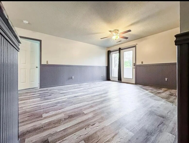 Building Photo - 648 Friars Ln