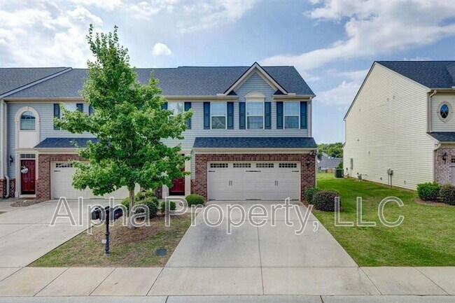 Primary Photo - 28 Irvington Dr