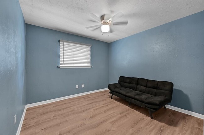 Building Photo - 2239 Fairgreen Dr