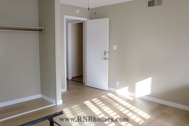 Building Photo - 2540 El Burlon Cir