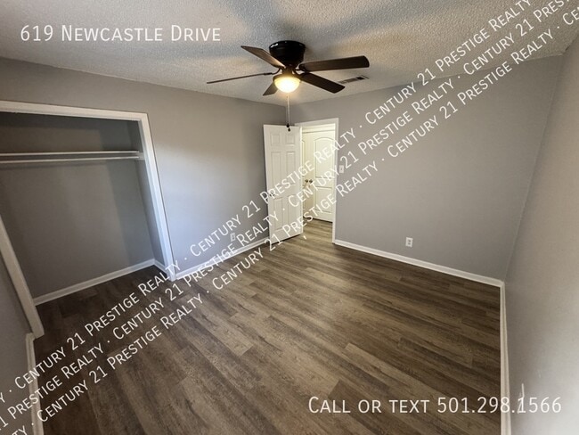 Building Photo - 619 Newcastle Dr