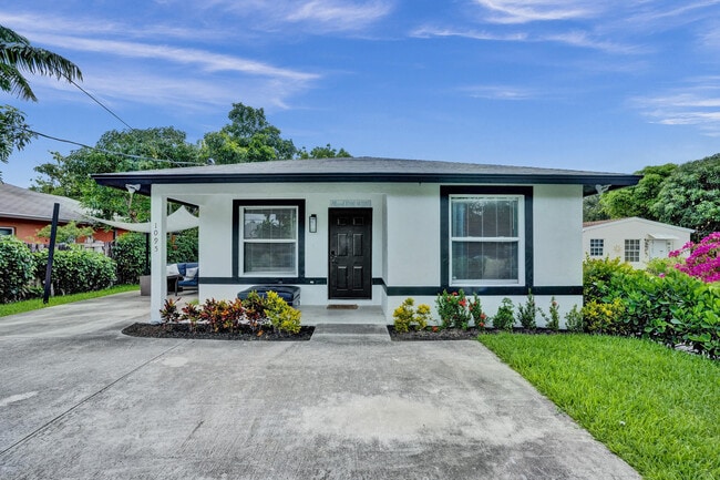 Building Photo - 1095 Miami Blvd