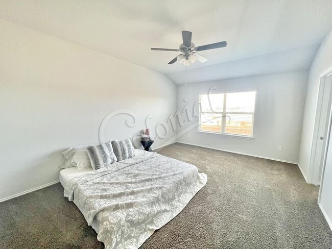 Building Photo - 1307 Cesarina St