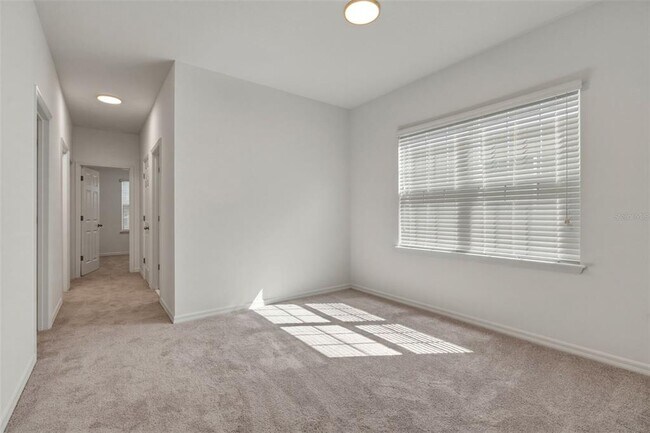 Building Photo - 9377 Meadow Hunt Way