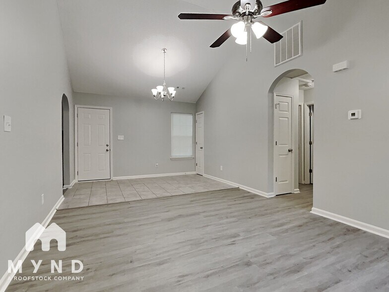 Building Photo - 5714 Justins Forest Dr