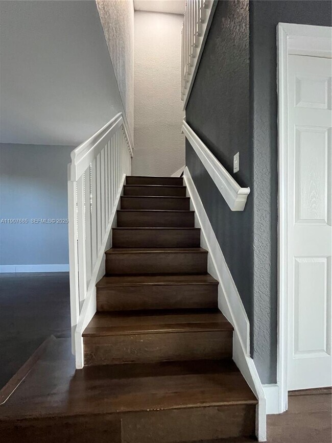 Building Photo - 4790 SW 165th Ave