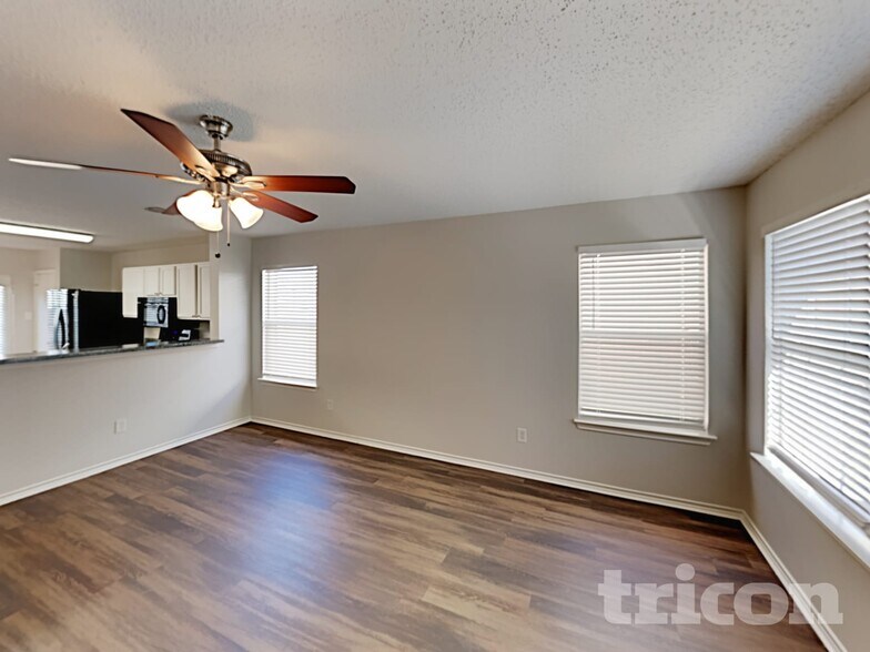 Building Photo - 4604 Palm Ridge Dr