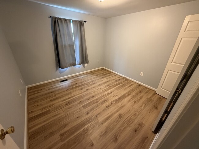 Building Photo - 5805 Farmgate Ct