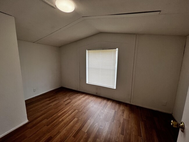 Building Photo - 220 Six Pines Rd